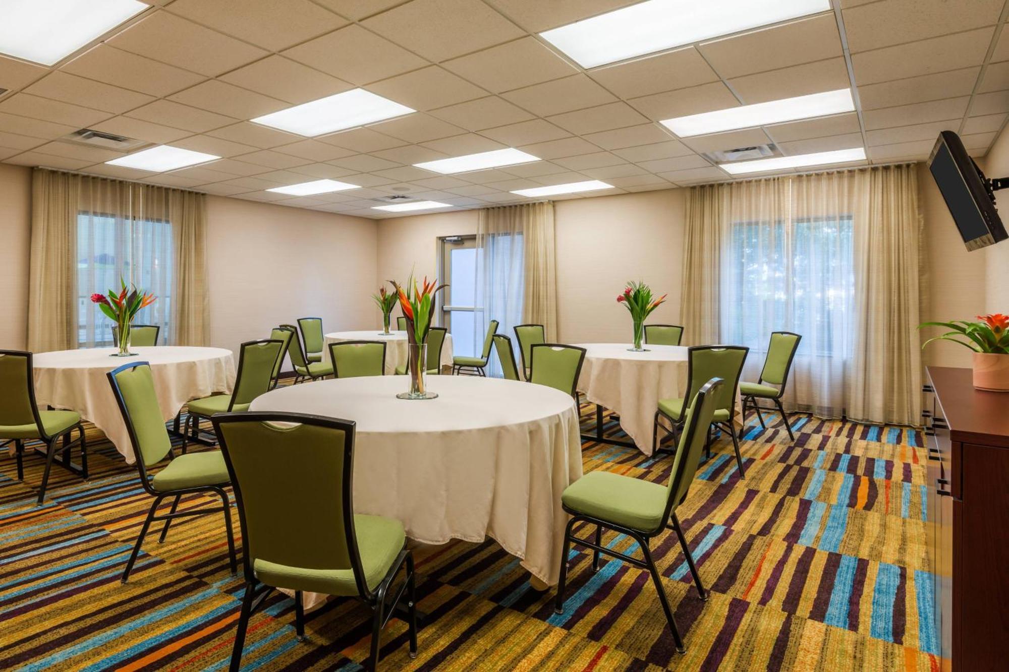 Fairfield Inn & Suites - Buffalo Airport Cheektowaga Zewnętrze zdjęcie